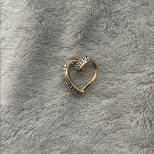Elegant Gold Diamond  Heart-Shaped Women's Jewelry- 14 kt real genuine baguette